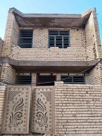 دار للبيع • ١٠٠م • سند ٢٥