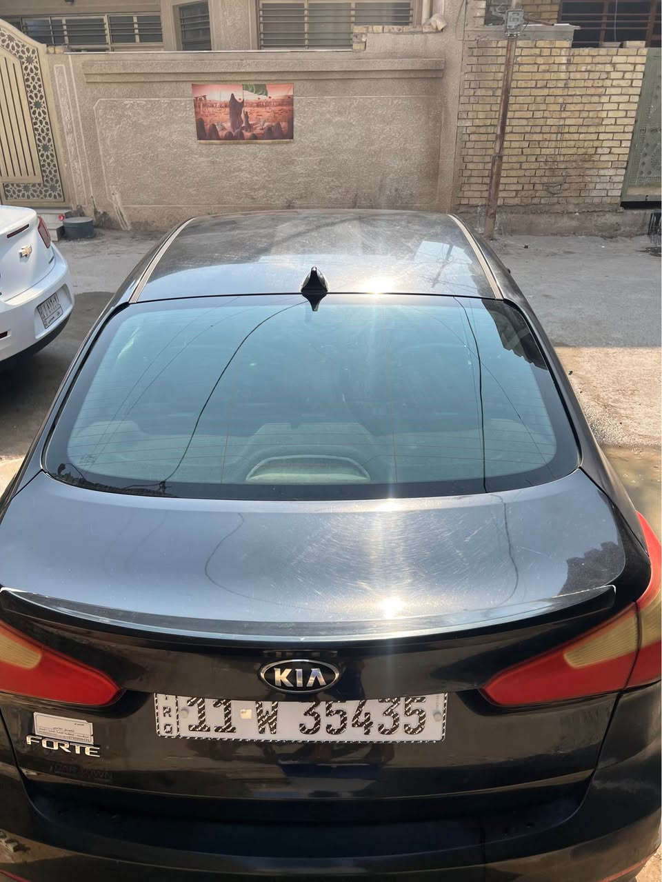 السلام عليكم 
كيا فورتي 2015 
وارد امريكي 
محرك 2000 دوش  
محرك كير خير من الله محرك مجفت جديد 
حدادية جديدة 
تدفئة تبريد 
كامرة دوارة تحكمات ستيرن 
بيها ملاحظات صفحة الراكب يرادلها تكحيل 
بچمها كبس مال شركة بدون ايرباك 
سونارها بالصور 
السيارة ماشية 119 
سيارة بغداد باسمي الرقم الجديد 
سعرها 92
مكان السيارة بغداد الغزالية الهياكل. 
*********** بغداد, العراق
