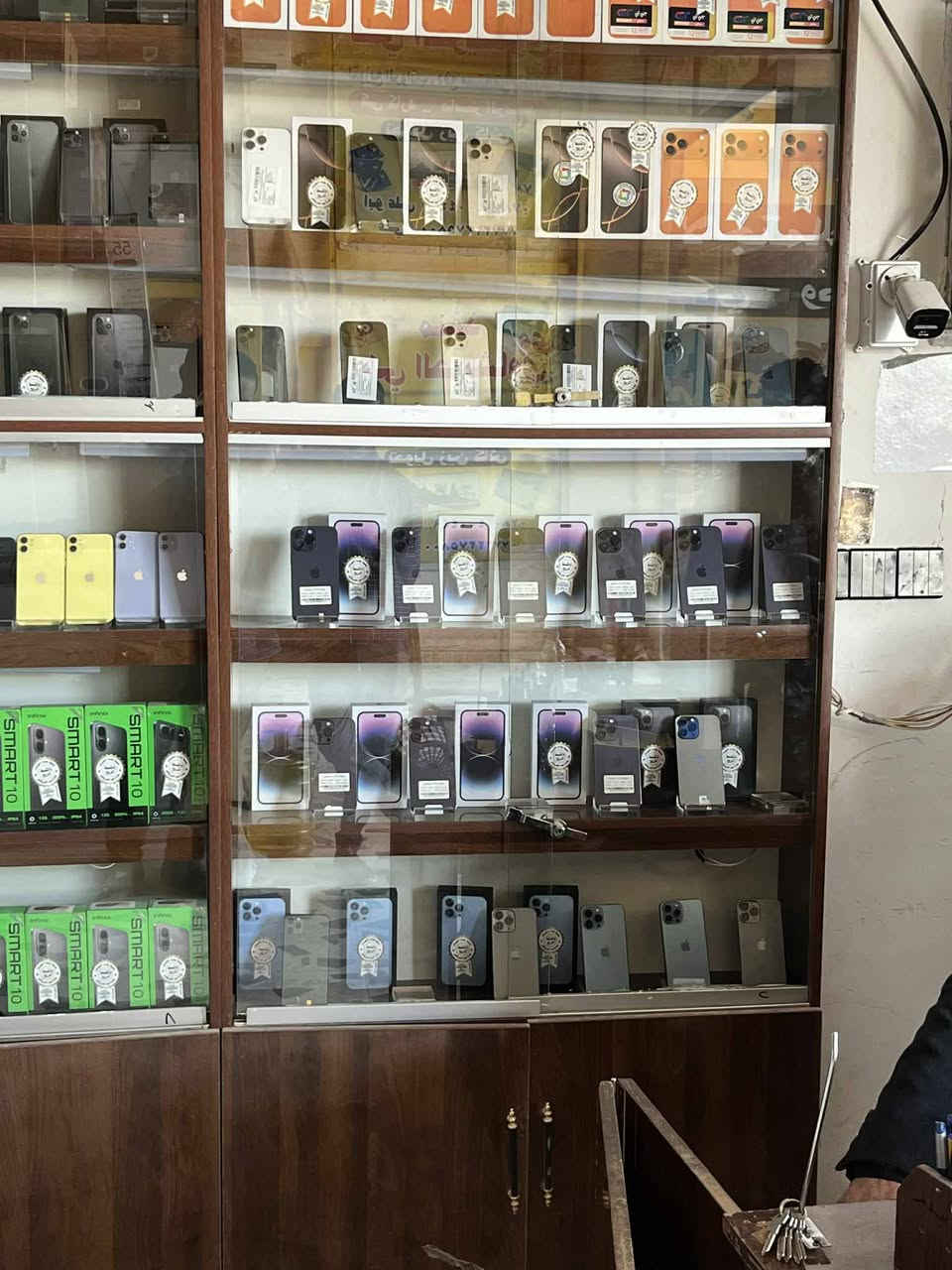 رفوف اجتي أف تركي ملمس ناعم خارج داخل شغل درجه أولى جام سلايت ابو 6 زجه جام درجه أولى ع طول حام
6 رفوف رتفاع 270 سم عرض 100 سم سعر خياااال 
القطعه 150 الف ابيع 6 قطع فقط فقط 
***********
***********
