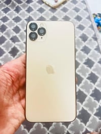 ايفون 11 برو ماكس • بطارية ٨٠٪ • نظيف