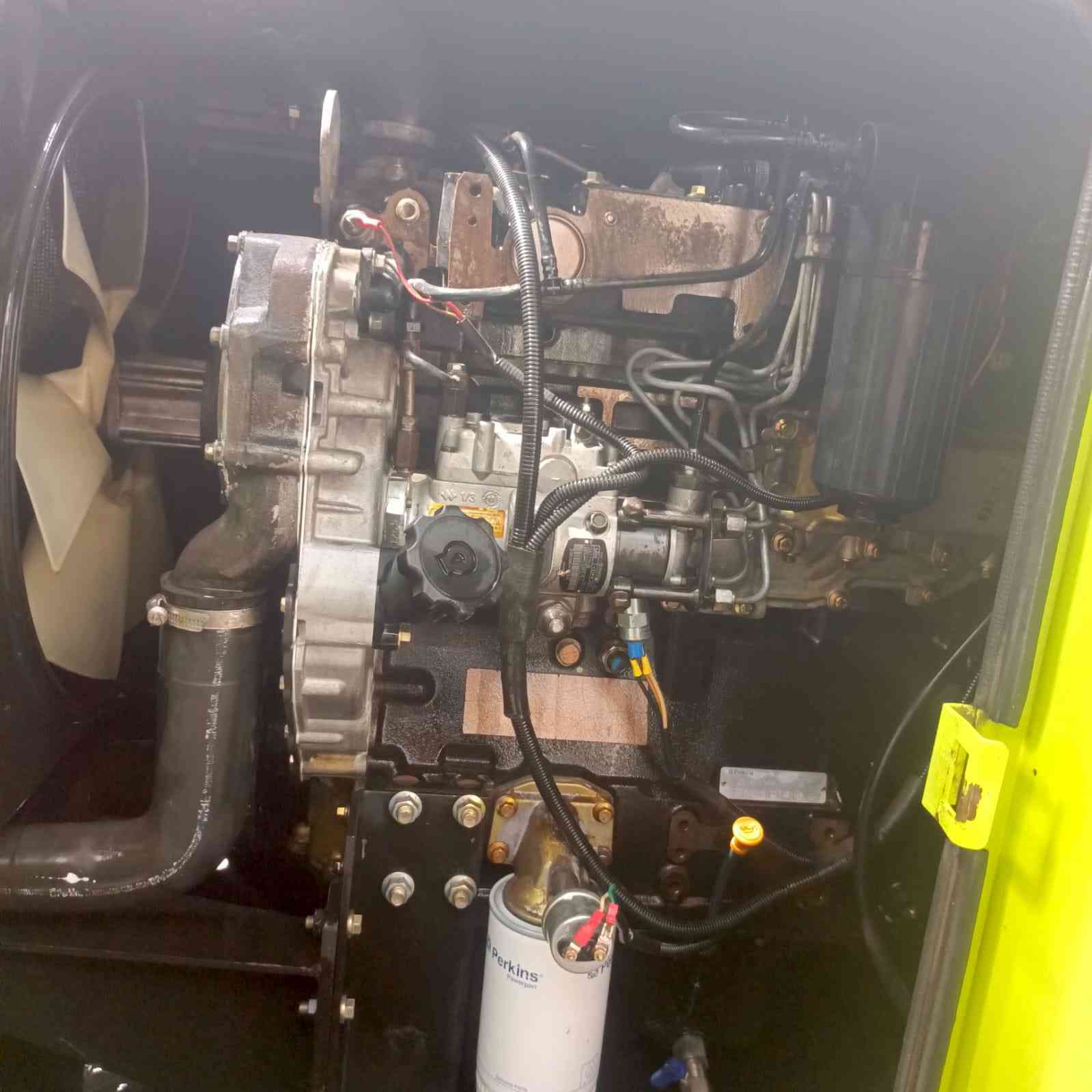 مولد بيركنز  انكليزي ٤ سلندر سوبر  كاتم
توليد ٧٥ كيفي 
العنوان بغداد 
***********
