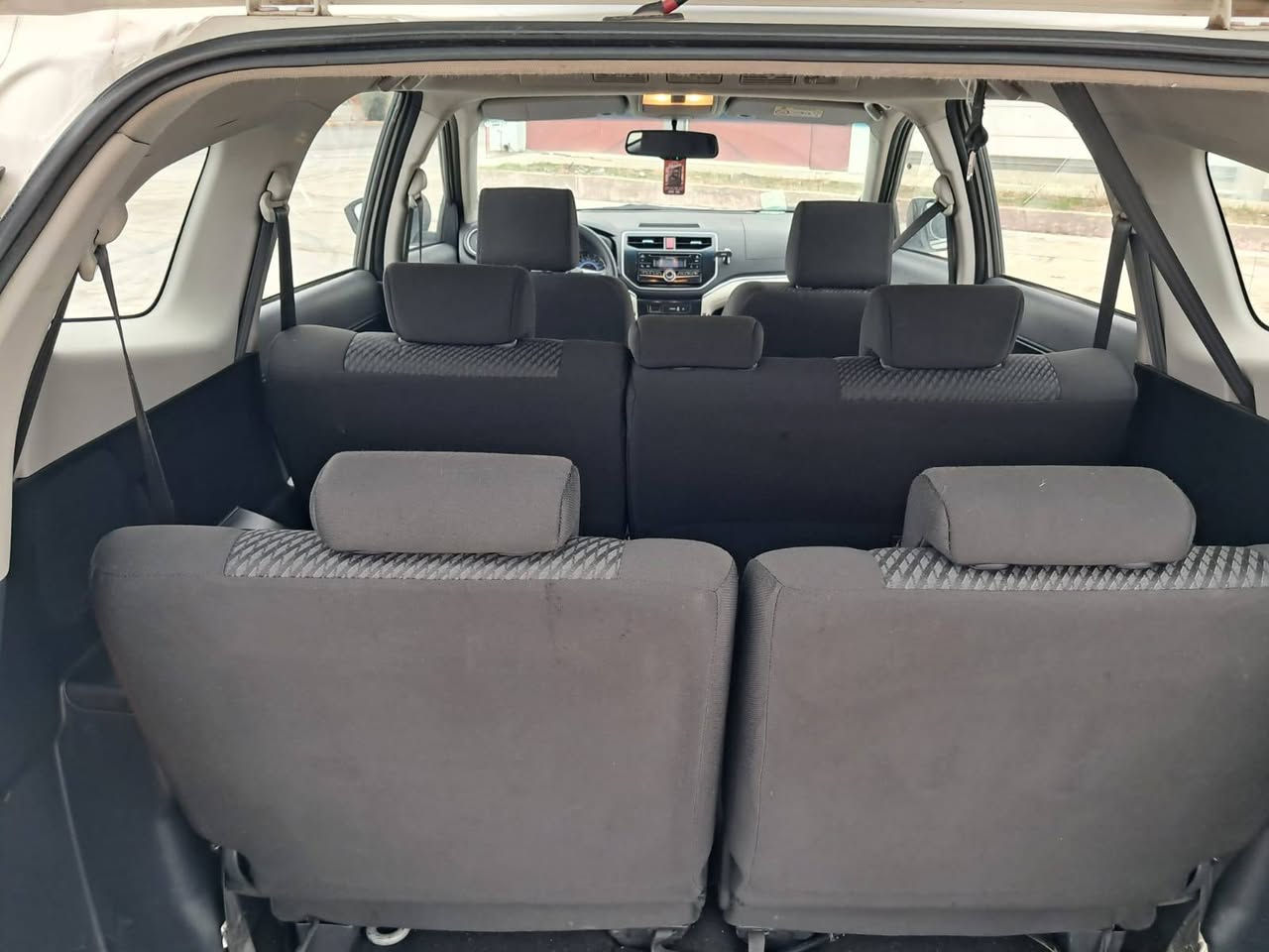 تیۆتا ڕەش مۆدیل 2020 خەلیجی
سێ ریز کوشن حەوت نەفەری گێڕ تۆماتیک
مواسەفات خەلیجی فول مواسەفات
شەریکەی ساز، بەسمەیە چوار جام کارەبایە 
ئاوێنە کامیرە و حەساسی دواوە ،
تەبرید مەرکەزیە
گێڕ و مەکینە و تەحویل بەشەرتە 
سەنەوی ڕەقەم تا 2030 نوێیە بەناوی خۆمە 
سعری 149 وەرەقە و مەجالیشی تێدایە
دەعامی بۆ دەعامی هچی نیە سبوغ و ساردی نیە 
 شوێن هەولێر  *********** واتساب ڤایبەر أربيل, العراق
