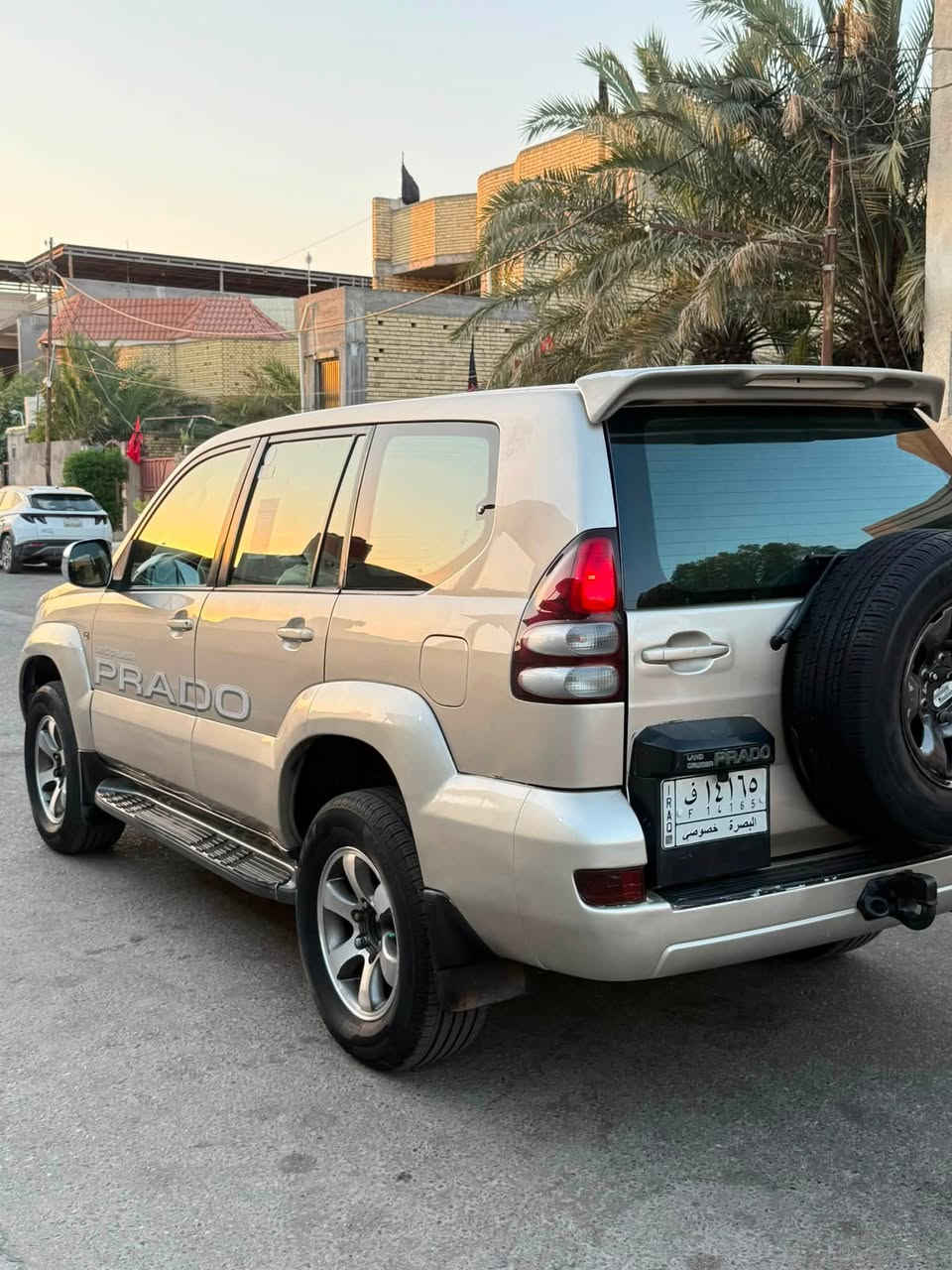 السلام عليكم خوان فضلا البيع فقط بصره
لان مستعجل ع بيعتها كلكم ع راسي ادمن وافق خويه

برادو 2006 مصبوغه عام جماليه
مكينه 6 سلندر جاهزه وكامله من كل التفاصيل
كير مكينه . حداده . تبريد ثلج 
7 راكب . تخم تاير كامل جواهه 
تحويل ثاني يوم مباشر . السياره تخبل وجاهزه 
العنوان . البصره القبله معرض الرافدين 
السعر . 133 وبيها مجال  
هاتف /  *********** 
.
