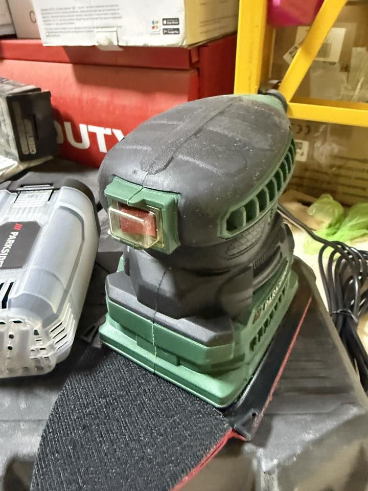 منعمات كهرباء عدد 2 

اولى بارك سايد تجي مربعة ومثلثة 

ثانية انهل مثلثة 

توصيل متوفر
***********
