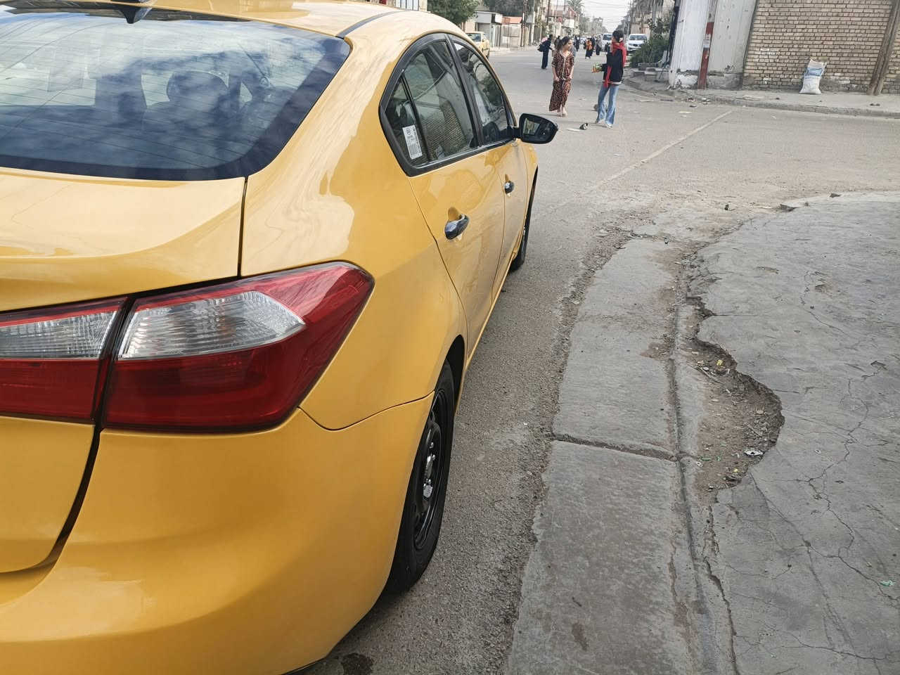 سلام عليكم من رخصت الادمن كية فورتي 2016 وارد امريكي بدون حادث بدون تبديل بدون ارباك بدون دواخل مكينة وكير شرط مكفولات برغي ما مفتوح سيارة جاهزة تخم تاير صدر امامي وخلفي مكفول دوشمة ماشية 97حقيقي سيارة جديدة السعر 117 رقم الهاتف ***********
