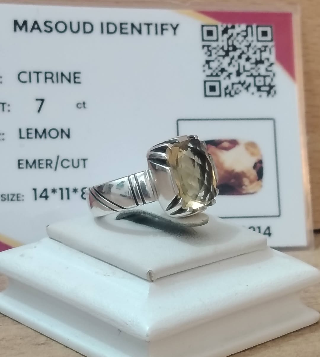 خاتم من حجر السترين الأفريقي الطبيعي
صياغه ثقيلة وجميلة فضه عيار ٩٢٥
يوجد توصيل إلى جميع المحافظات
التواصل ع الخاص او ع الواتساب ***********
