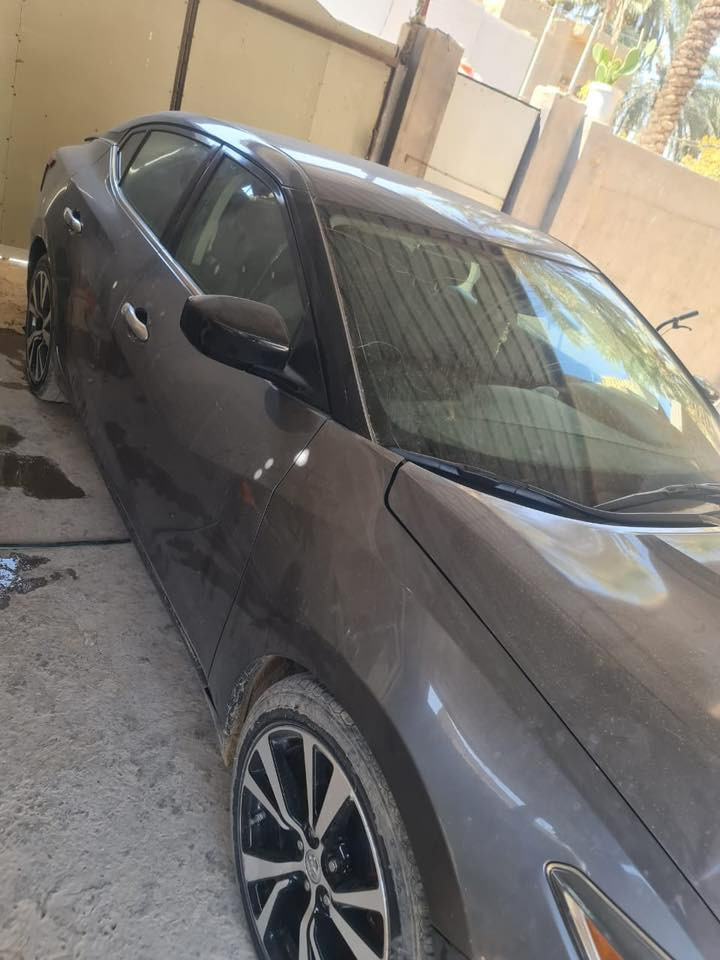 نيسان مكسيما مديل ٢١ سياره جديد مابيه نقص برغي 
بيهه قطتعين جاملغ وبنيد بدون عابر السياره ٦ سلندر داخله معوقين الترقيم فاتهه اله يندفع كمرك معامله كامله ومالكها موجود ترهم بيع أو مرواس ***********
