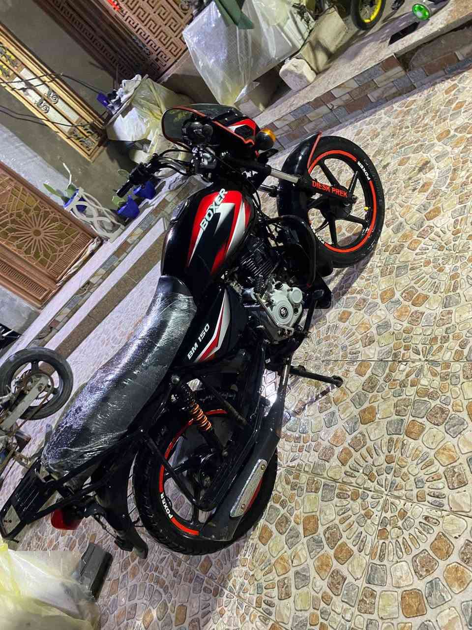 سلام عليكم دراجه بوكسر للبيع مديل ٢٠٢٠ طالعه ب٢٠٢٣  أوراق أوراق اصولي وكيله بل عشار شرط التحويل  دراجه حلوه نضيفه محرك مفتوح شقل شركه شرط مبدل سلندر بوشه وبستن شرط محرك أخرس ما يسمع دراجه بيه ملاحضات بصطه لن تاركهه جنت انه كلجات ودواسات وباتري فقط الباقي كله مكفول كلهن ما يكلفن حته ٥٠ سعرها دراجه ٩٥٠ وبيه مجال للطيبين مكاني بصره ابو الخصيب رقمي ***********
