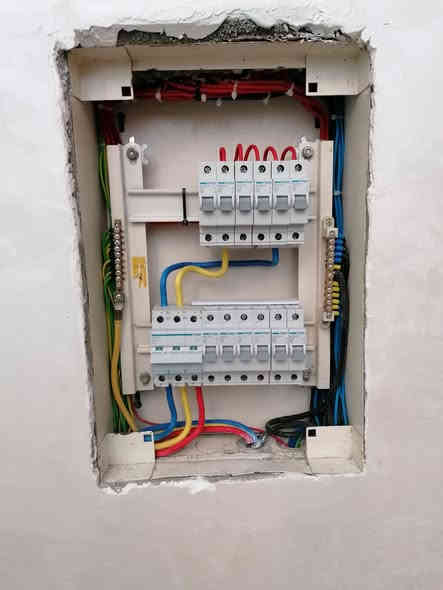 السلام عليكم شكرا ع قبول الاضافه في هذا الكروب اخوكم عقيل الكهربائي قضاء ابي الخصيب  مهيجران هذا نموذج او جزء من عملي واسال الله التوفيق والرزق لجميع لتواصل والاستفسار ع هذا الرقم *********** مستعد للعمل في جميع مناطق البصره
