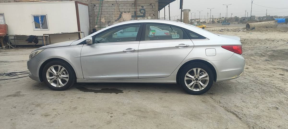 السلام عليكم ورحمه الله وبركاته 
سوناتا ٢٠١٠ للبيع ثلاث قطع كلير بدون دواخل خليجي محرك ٢٤٠٠ السعر 97 وبيها مجال للشراي ***********
