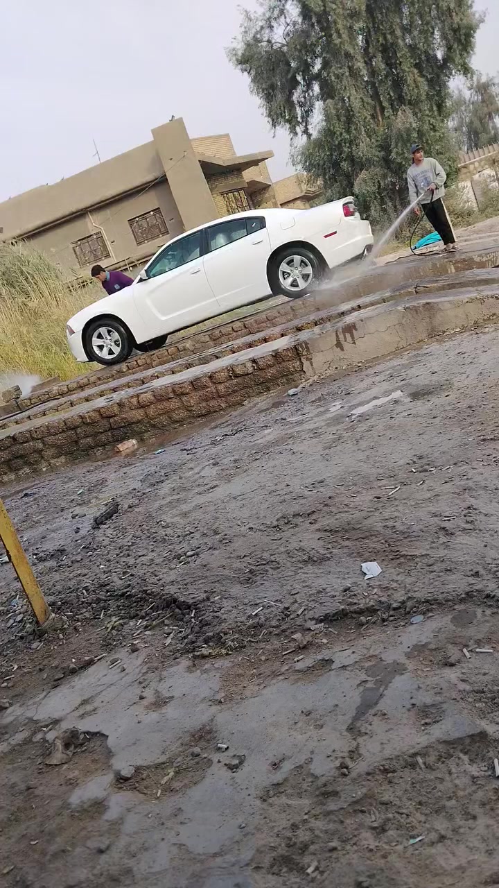 سلام عليكم من رخصت مدير الكروب جارجار  14امريكي سياره هزا وسنويه جديدا لل31بسمي   مداور ثاني يوم. مكفوله من كلشي وما مشتغلا  علا خط فقط بيها تصليح بجاملغ لخلفي شبر وقطعتين مرخات  بس تجي تضرب سونار  وترايك البصره  ما عايزه برغي  السعر 160وبيها مجال بصيط.  ملاحظه رجان لمو شراي ليخابر.    الرقم ***********
