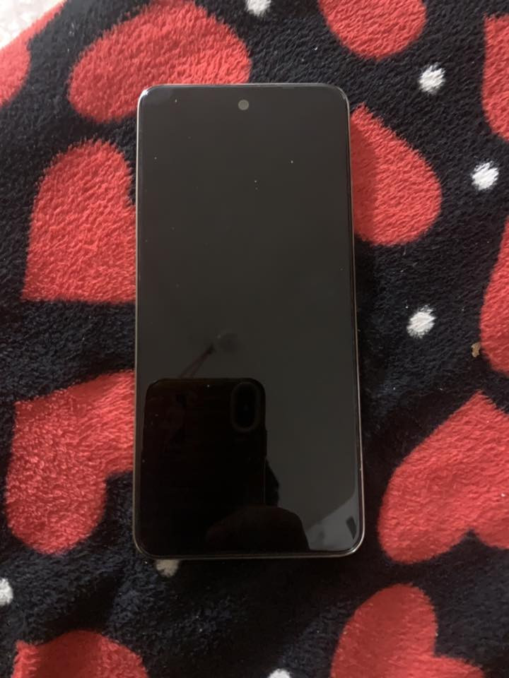 Hot 40i
جهاز خير من الله 
ذاكره ٢٥٦
رام ٨+٨يعني ١٦
مكاني الكاظميه 

***********
١٣٥ وبي مجال حك الجيه
