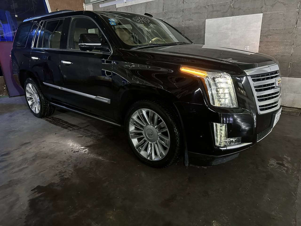 كاديلاك اسكاليد 2019 خليجي وكاله المنصور مكفوله
بلاتينيوم اعلى فئه فول مواصفات 
بيها فقط تكحيل بل بنيد اثر طلقه
والباقي وضع الشركه
باسمي تحويل ثاني يوم 
سعرها 35الف مجال بسيط 
مكان السياره بغداد حي الجهاد 
غير متواجد فيس ولا رسائل فقط اتصال 
***********
