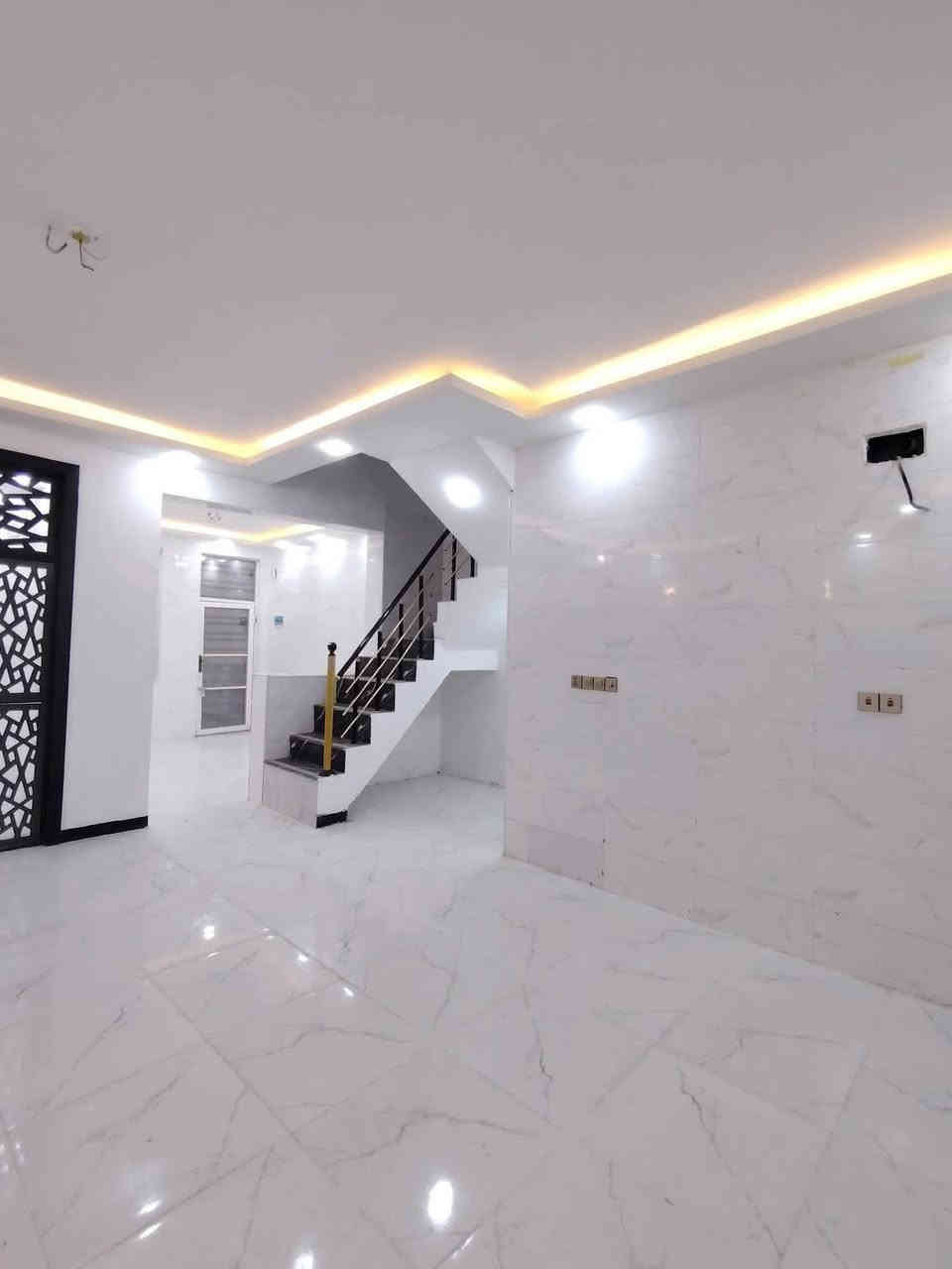 دار للبيع 🏡
 شغل نضام تركي كلش مرتب👌🏻
150 متر  #سند_25
بسعر 57 مليون #قابل_للتفاوض

غرفتين/صاله/مطبخ/صحيات 2/استقبال
كراج كبير/مكشوفه 
ماء/كهرباء/سوق/مدارس/تبليط #عرض_15

الموقع 🏡 نجف/شارع الصب عمود 327
للتواصل 
***********
