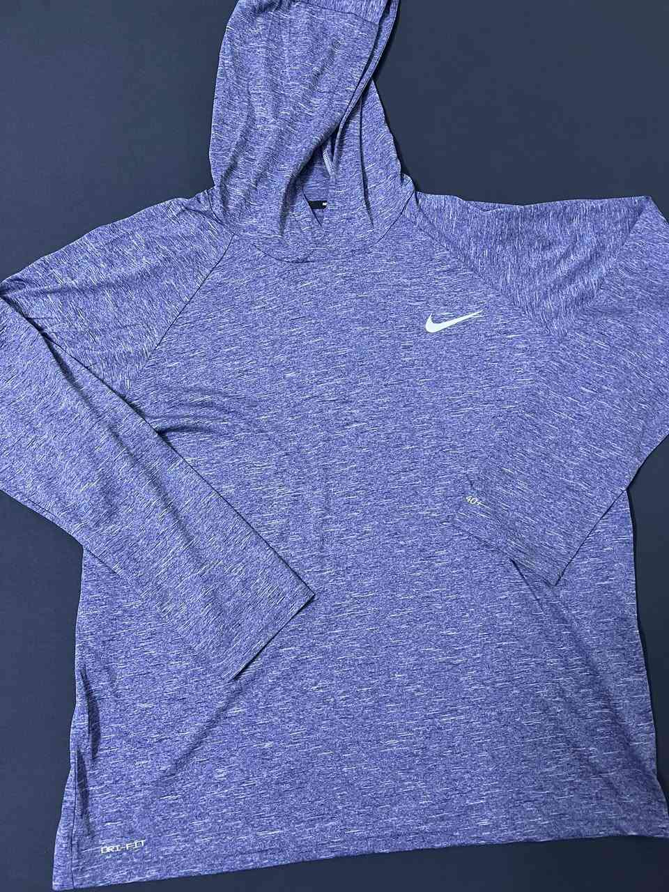 Nike dre
اصلي وكاله غير مستخدم 
القياس L
يلبس وزن ٩٠
خفيف بهاري صيفي


**إذا كنت صاحب هذا الإعلان وتريد حذفه لأي سبب، رجاءا أرسل رسالة إلى الدعم الفني**