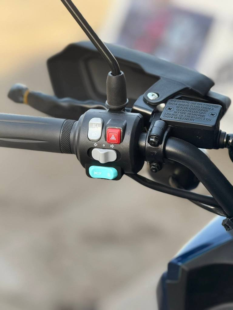 دراجة الاباجي استعمال نظيف ⚡️⚡️ تتحمل جميع الضروف شكل مميز ودزاين رهيب💪💪
تحمل وزن 200كيلو👍 وجداً اعتمادية وقوية 

مواصفاتها 💥💥

  1..6 بطاريات المسطرة 38 أمبير 
2.. ملف3000 واط نحاس 
3.. السرعة 90
4..دبل إشارة 
5..لايت عدسة جداً قوي
6.. بكلايت لد خلفي 
7.. بريكات دسكات 
 8..تشغيل مفتاح + بصمة+ كارت
9.. ثلاثة سرعات
10..دبلات الأمامية   دهن تتحمل أوزان عالية 
11.. قفل ستيرن 
12 بلوتوث + سماعة جدا عالية 
13..دبلات خلفية غاز
14..نضام الرجوع للخلف
15.. نضام الزحف TCS
للأستفسار ***********📞📞📞📞📞📞 البصرة, العراق
