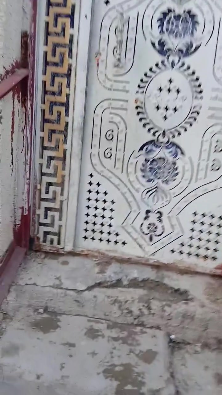 سلام عليكم بيت مقابيل الشموس بيت مساحته 120 بناء جديد الاتصال ***********
