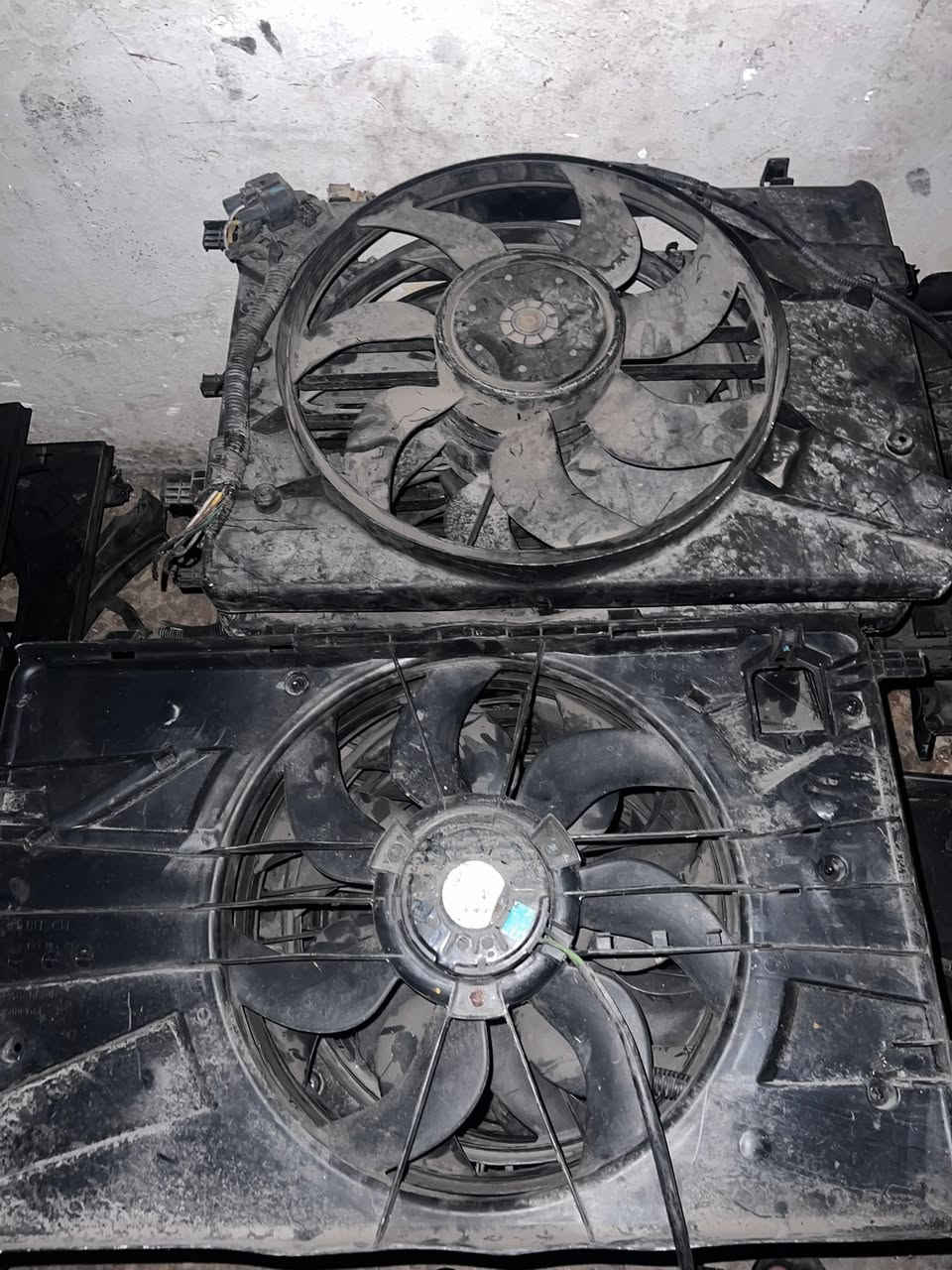 السلام عليكم توفرت مراوح كوري ياباني أمريكي شرط الفحص والتشغيل بيع جمله ومفرد ***********
