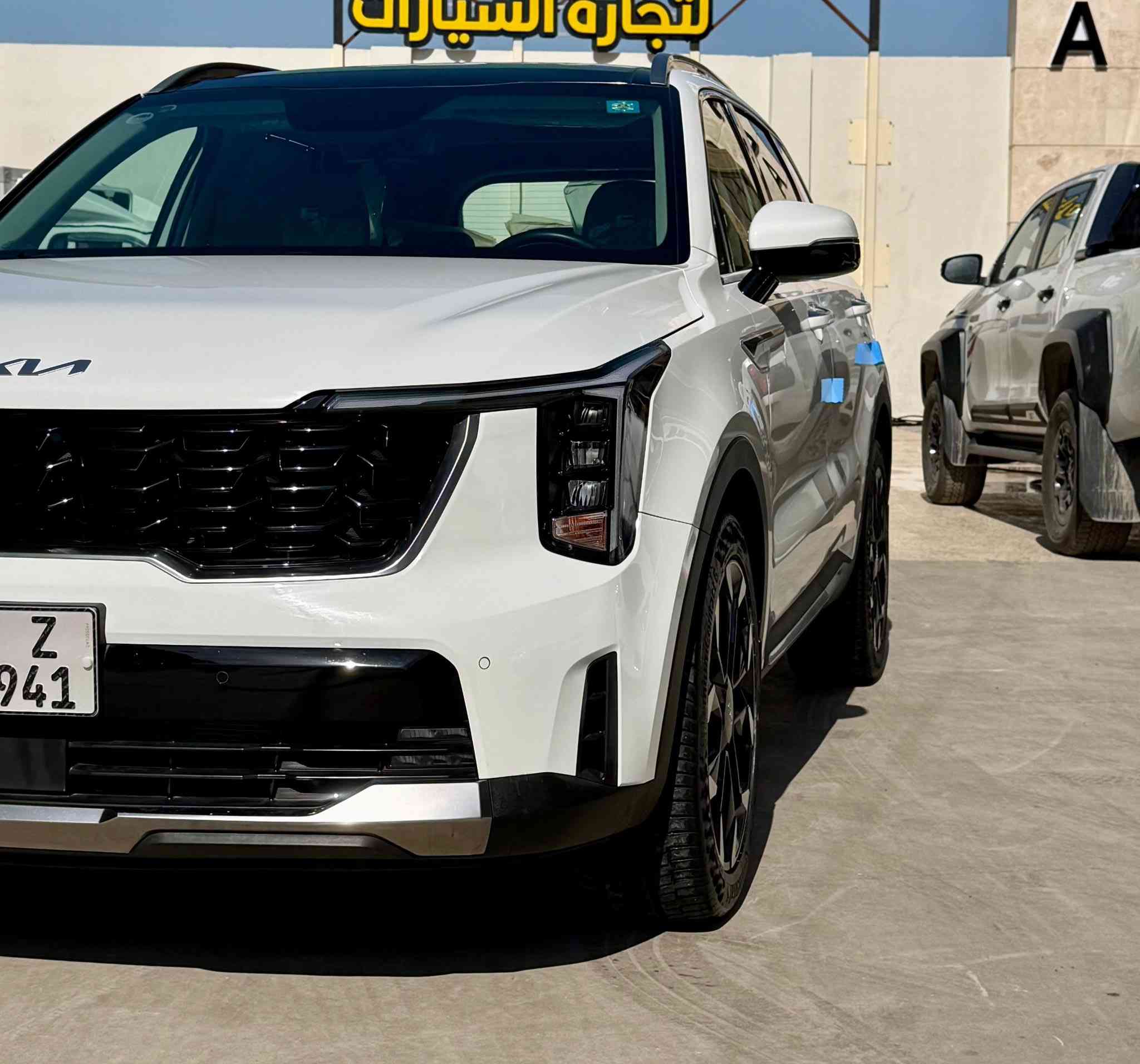 السلام عليكم
للبيع او مراوس 
سورنتو 2025 وكاله نيم 
السياره مكفوله كفاله عامه 
✔️ماشيه 12 الف 
✔️بانواما 
✔️داتاشو 
✔️7 رتكب 
✔️6 سلندر 
✔️كامرتين
✔️ويل 20 
✔️رقمها بغداد باسمي تحويل مباشر
مكانها بغداد …***********
***********
