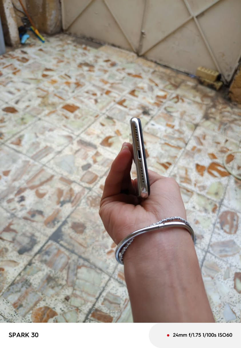 السلام عليكم عندي ايفون اكس اعادي نضيف الجهاز ذاكرة ٦٤ مادري شمبدل بي الجهاز الجهاز كله شغال عده السماعات متحركات مدري الجهاز اوبي فطر زغير مامبين الجهاز بعد كله شغال العنوان بغداد الامين الثانيه :رقمي ***********قيم وخذ بل يرضه بي لله
