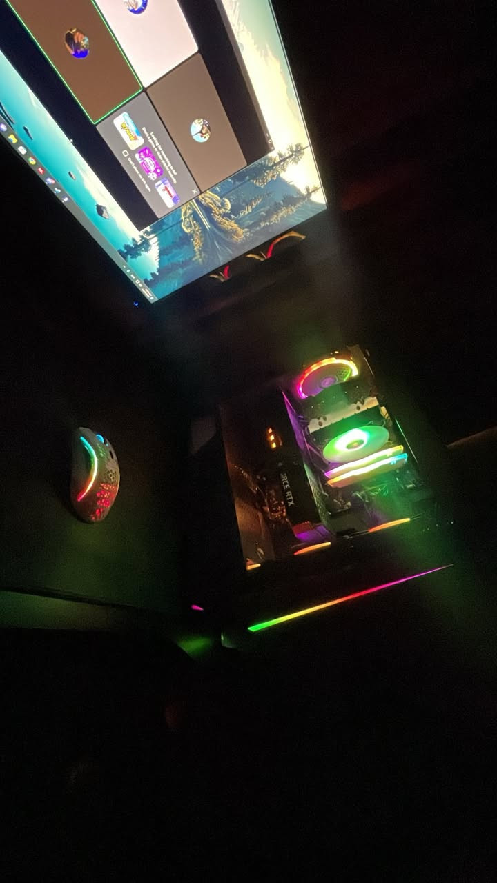 السلام عليكم 
تجميعه للبيع الموصفات
المعالج i5 جيل ١٣ الf
كارت شاشه ٣٠٧٠ti 
مذر بورد b760 برايم يدعم جيل ١٣ و ١٤ و بي ٤ منافذ رامات 
باور صبلاي ٨٥٠ واط كولد msi
تخزين عدد ٤ 
Ssd md.2 500 gb
Ssd 128 
Ssd 250
Hdd 1 تيرا
رامات تي فورس ضوئيه ٣٢ تردد ٣٦٠٠
كيس ٤ فانات ضوئي
تبريد هوائي من شركة سنو مان 
شاشه ٢٧ انش ١٦٥ هرتز
ميز كيمنك 
كرسي كيمنك
كيبورد ميكانيكي ضوئي
ماوس باد 
كامره مال بث ١٠٨٠ بكسل
السعر مليون ونص 
شباب الحاسبه كلشي مابيها وما ناقصها غير بس تاخذ وتلعب ف مو شراي لا تكسر بالسعر واذا ماعندك معرفه بالاسعار مال السوك لا تعلق  
مكاني بغداد التاجيات ماعندي توصيل تجي يمي تفحصها وتشوفها وتتاكد بيدك من كل قطعه وتاخذها وتروح بالعافيه 
***********
سبب البيع اريد اجيب دراجه للشغل
