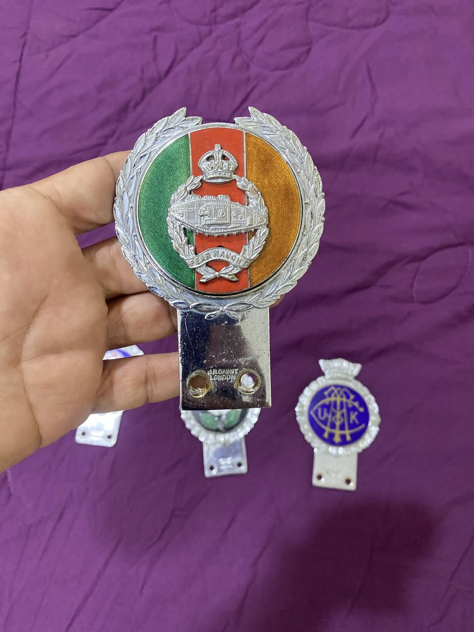 السلام عليكم اخوان للبيع باجات اصلي ملكي ابيع شلع ب٤٥٠ الف قفل
مكاني بغداد الدورة
***********
