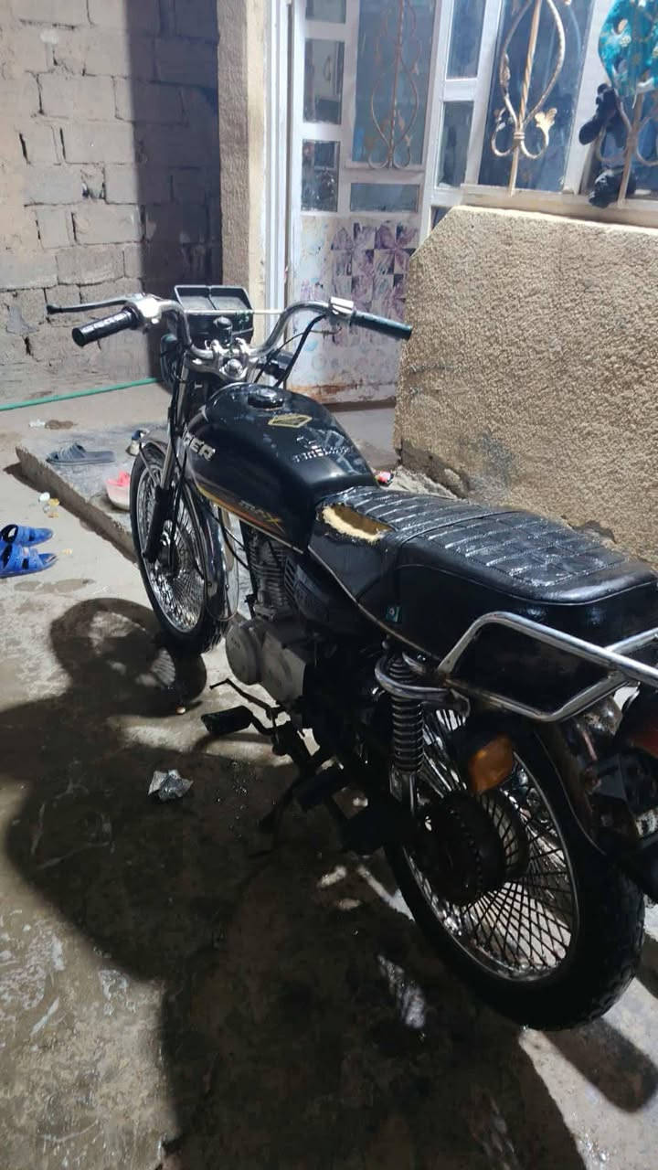 السلام عليكم شباب مكلف بنشر
دراجه نوع تايكر أوراق كامله كهربائيات كامله محرك نضيف كلشي شغال بيها سعر375 وبيه مجال *********** مكان جبله
