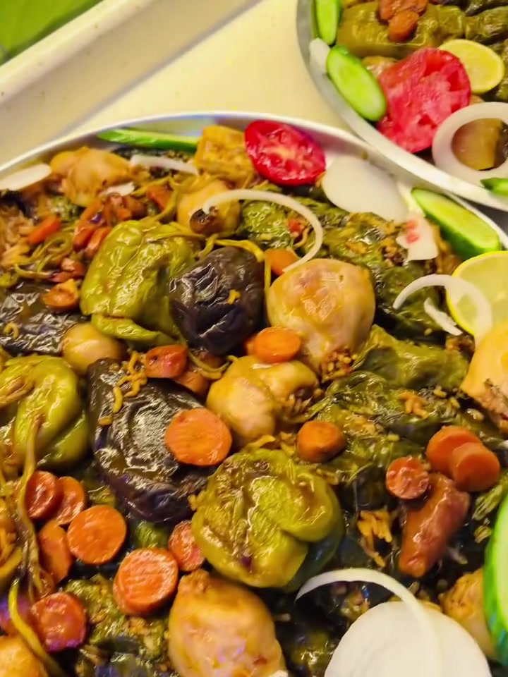 مطبخ ام حبيب 👩🏻‍🍳
تجهيز طلبيات دولمه الف عافيه 
متوفر خدمه توصيل 🚚 
رقم الحجز ***********
