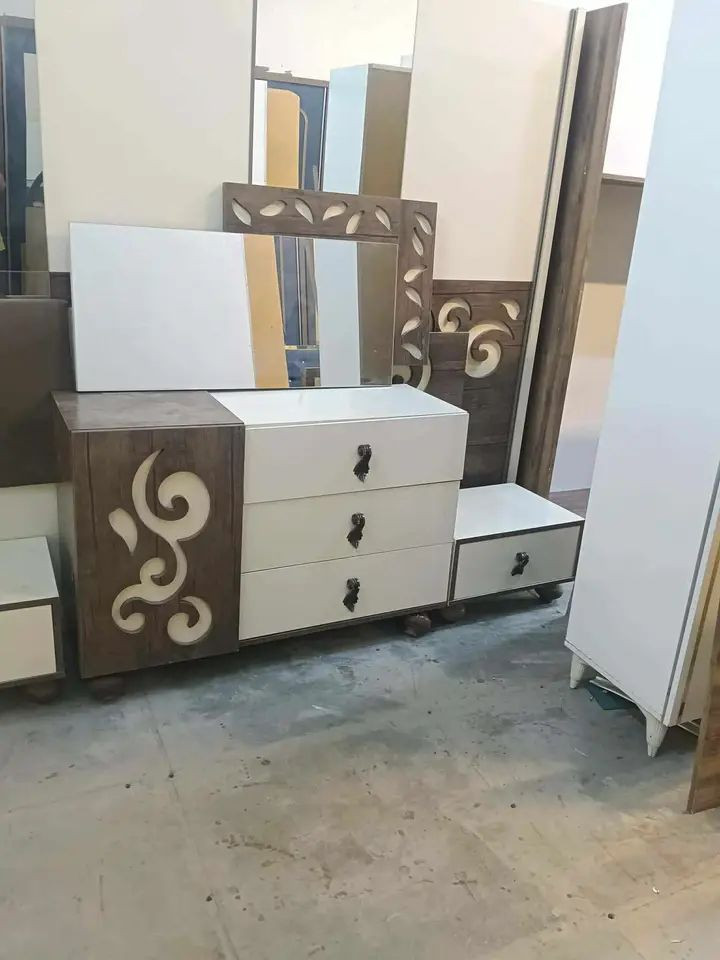 غرفة نوم مستعملة🇹🇷
 نضافة 90 ٪💯فول نضافه
عدد القطع /7
نضام / سلايت💢
سعرها /400قفل💸
شد ونقل داخل بغداد مجاني🚛
يوجود توصيل محافضات 🚛


**إذا كنت صاحب هذا الإعلان وتريد حذفه لأي سبب، رجاءا أرسل رسالة إلى الدعم الفني**