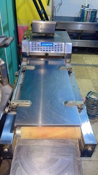 معدات مطعم • معدات مطبخ • استعمال قليل