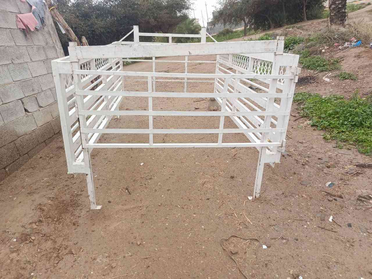 محجر كيه نثيه 2700
رتفاع 120 س.م يعني متر وعشرين س.م
ثقيل محجر ما يحتاج كلشي نضيف ما بي لا لحيم ولا هاي محجر تزكام 
العلوان ميسان علي الغربي السعر 450 وبي مال حق الجيه ***********
