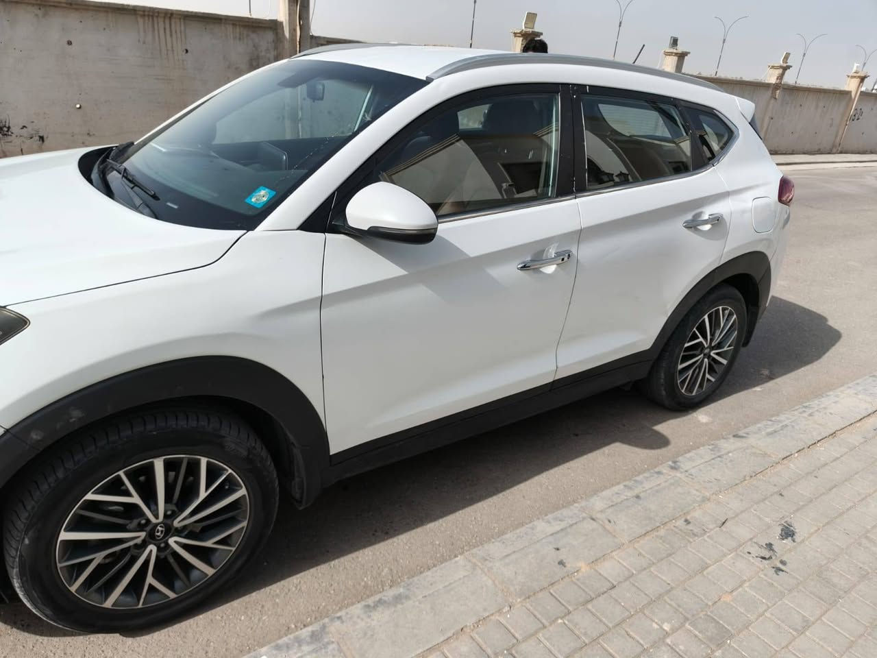 سلام عليكم
توسان للبيع فقط 2020خليجي
لايت ٥ عدسات معروفه مواصفاتها ميحتاج ذكرهن  محرك ٢٠٠٠ دوش رقم بغداد دولي تحويل مباشر سونارها مرفق وياها
سعر ١٤٥ وبيها مجال 
 غير متواجد ع الفيس اتصل ***********
#الجميع
