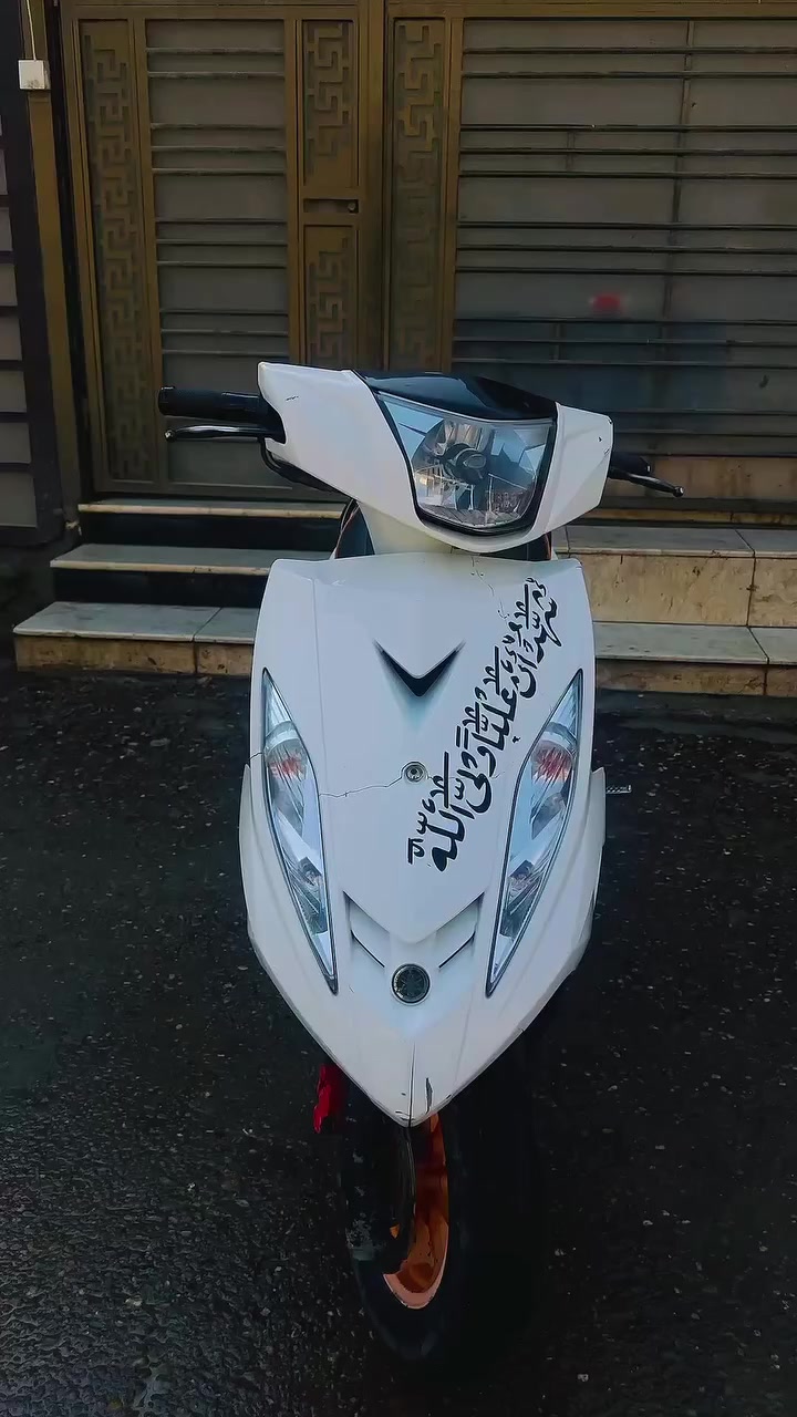 جيتي ار شي جديد ومرتب انطيك بيها كفاله مكينه وكلشي وتجي تفحص دراجه نضافه فول وبيها كلجات رياضي بلادي نزلته رمبه وياها 
تونس وسعر خاص *********** 
 بيها بس طكه بالبجم خفيفه وممبينه
