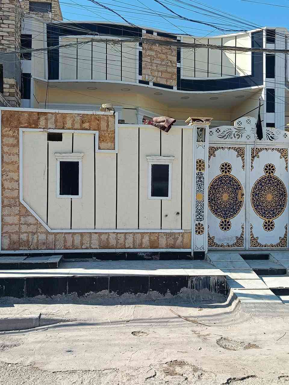 سلام عليكم //يوجد بيت طابو صرف في ابو رمانه حي الامير بناء جديد/على ساحه👈لأستفسار الاتصال على الارقام///
👈[***********]👉
👈[***********]
