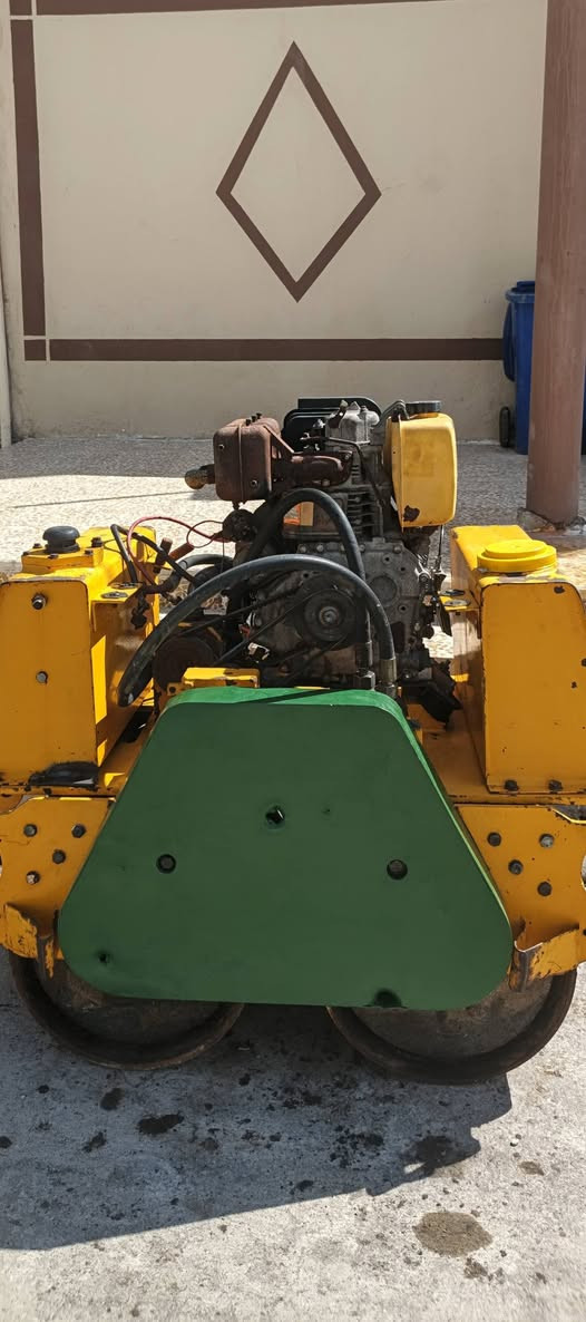 للبيع حادله يدوية هزاز جاهزة على الشغل مكان الموصل السعر ١٥ /***********
