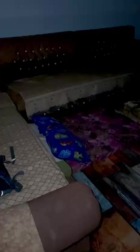 السلام عليكم ورحمة الله وبركاتة 
دار للبيع سند 25 تحويل مباشر 
محيزم السابعه قرب مدرسه بابل قرب شارع 100
مساحته 100 فوك غرفه وصالة وجوة غرفه وهول واستقبال ومطبخ صب كونكريت 
وهذا الرقم ***********
