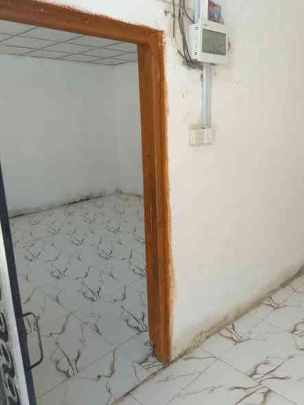 بيت للايجار البصره ابي الخصيب منطقه العوجه المساحه 150م  وإلسعر  250 الف في شارع المختار يتكون من غرفتين ودوانيه ومطبخ وحمام كله سراميك وسقف ثانوي كل البيت داخل وخارج البيت وتأسيس ماي جديد وتأسيس كهرباء جديد البيت كله جديد غريب شارع عام عشار وشارع عام ابي الخصيب وشارع الوسطي رقم ***********
