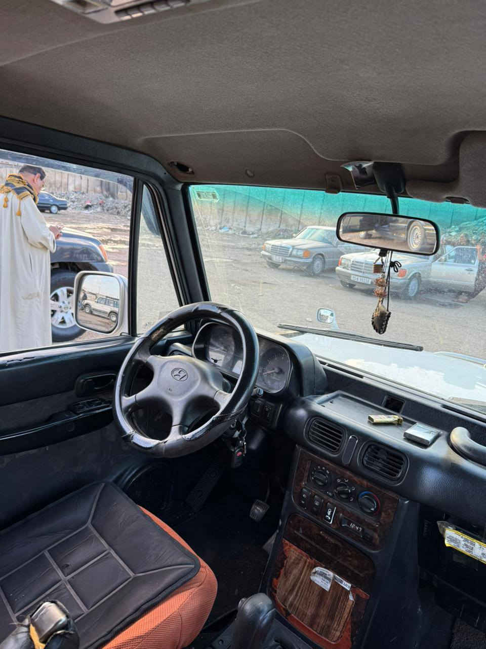 السلام عليكم قالوبر اللبيع موديل ٢٠٠٢ مكينة بلادية مكان بغداد رقم الهاتف***********
