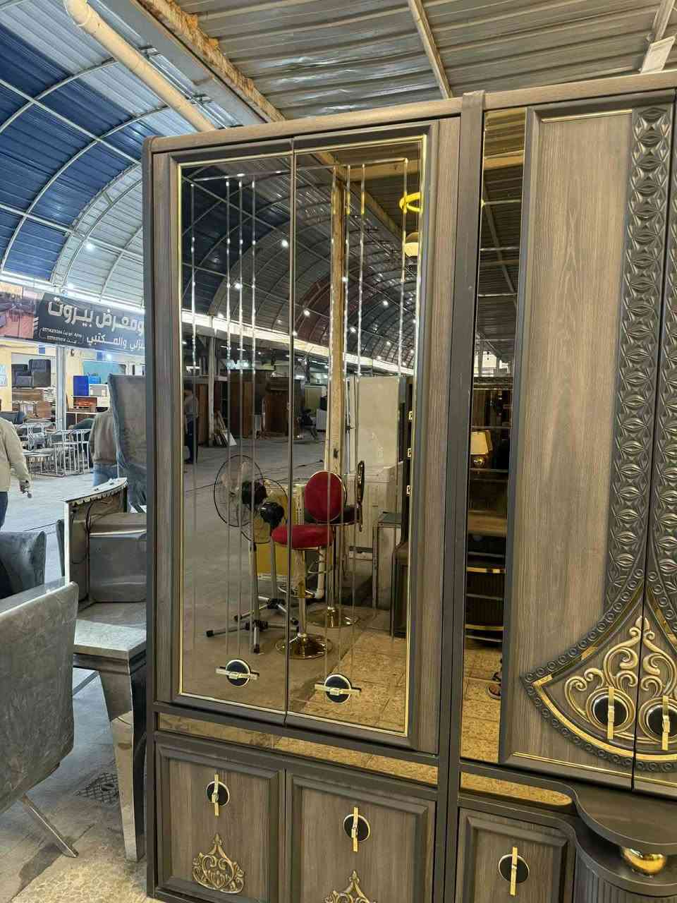 ✨ غرفة تركية  مودرن ✨
🚪 نظام أبواب  10 قطعه بروفايل فاخر
🛏️ سرير ضهر بلوك بمخزن عملي
🪞 جام برونزي أنيق
🧵 قماش وتر بروف أصلي سعره مليون و900
✨ نظافة 99💯
🚚 شد ونقل مجاني داخل بغداد
📦 توصيل للمحافظات بأسعار رمزية

📍الموقع بغداد الجديدة
📩 للاستفسار راسل خاص


**إذا كنت صاحب هذا الإعلان وتريد حذفه لأي سبب، رجاءا أرسل رسالة إلى الدعم الفني**