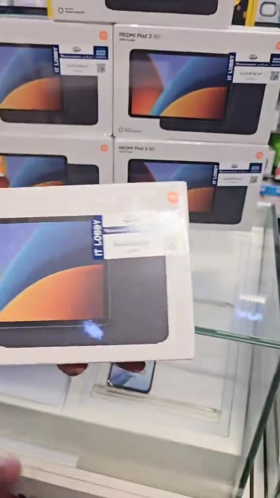 #شاومي هذا الجهاز هو تابلت شاومي Redmi Pad 2 بحجم 9.7 بوصة، وياتي مع غطاء واق (Cover) في الصندوق. Xiaomi إليك أبرز مواصفات الجهاز: الشاشة: شاشة بدقة 2K مقاس 9.7 بوصة، توفر صورًا عالية الوضوح مع نطاق آلوان محسن. الأداء: يعمل بمعالج Qualcomm Snapdragon 6s 4G Gen 2، مما يوفر أداءً سلسًا لتعدد المهام. الاتصال والبطارية: يدعم الجهاز تقنية 4G للاتصال بالإنترنت، ويحتوي على بطارية كبيرة بسعة 7600 مللي آمبير تدوم لفترات طويلة. نظام التشغيل: يأتي مع نظام Xiaomi HyperOs القائم على تصميمات بديهية


**إذا كنت صاحب هذا الإعلان وتريد حذفه لأي سبب، رجاءا أرسل رسالة إلى الدعم الفني**