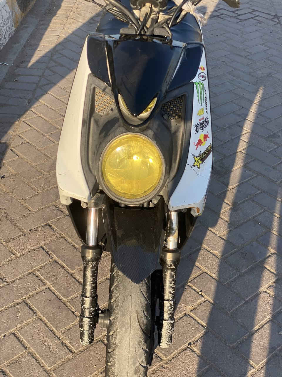 السلام عليكم سكنس جبلي للبيع مكفول مكينه وكفرات بلادي كلشي شوف لعين عليها ترتيبات وصالنصه تايون اصلي من لحاوية فقط واقيه مبدل بيها للجماليه رايدها ب مليون و200 
عنوان بغداد جميلة .. ***********
