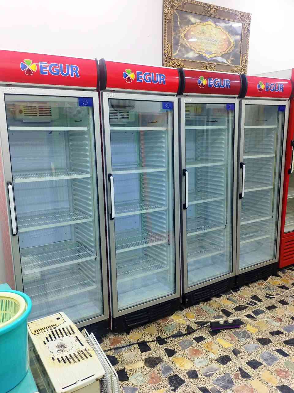 عارضات للبيع عدد 4 اخوات نفس الشكل والحجم مامصلحات نضافة 100/100 شركة ايكور التركي+ مجمدات عدد 2 اخوات حجم 16 قدم متر و30 مامصلحات نضافة 100/100 مكاني بغداد للاستفسار الاتصال على الرقم ***********
