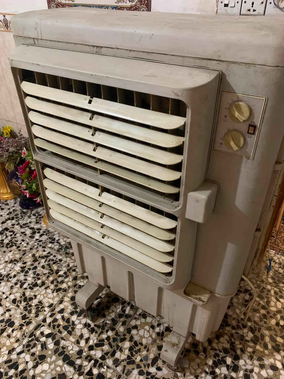 عندي هذني ثنينهن للبيع وبعد وحدة بس ماطور
شغالات مكان كميرة


**إذا كنت صاحب هذا الإعلان وتريد حذفه لأي سبب، رجاءا أرسل رسالة إلى الدعم الفني**