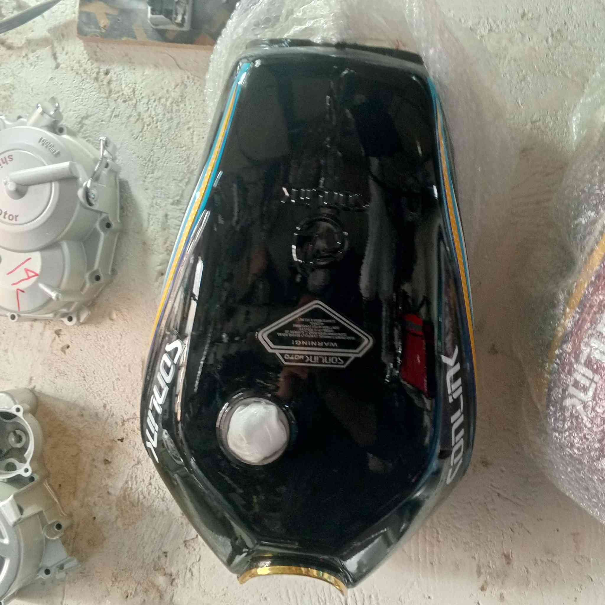 الحمدلله تم توفير جميع انواع التانكيات الماطورات  عنوان العلم عويجيله محل نواف ***********
