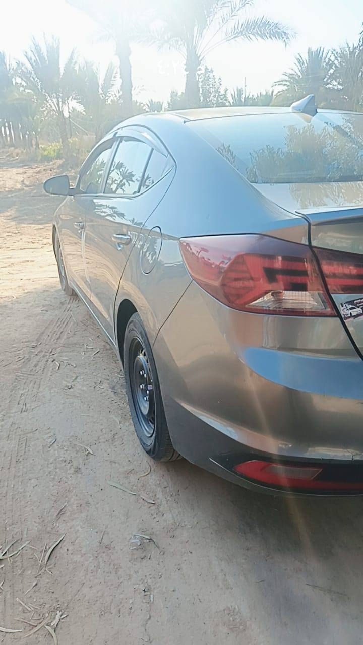 النترا موديل ٢٠ رقم بغداد دولي حادثها بنيد بدون دواخل وقبق جنطه فقط رش جاهزه من كلشي مابيها نقص العنوان بابل 
السعر ١٣٠ وبيها مجال 
للاستفسار ***********
