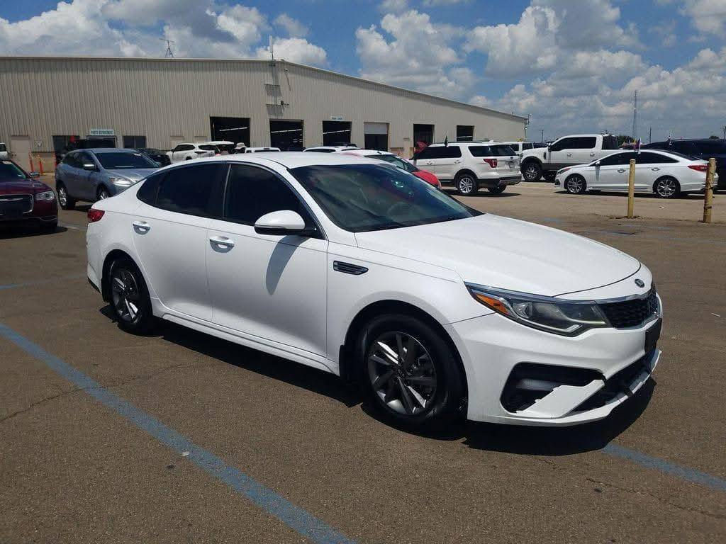 السلام عليكم
كيا اوبتيما 2019 كلين تايتل (كفالة عامه)
-رادار امامي - خلفي
-تحديد مسار
-شاشة كبيره (ابل كار بلي)
-حساس ضغط الأطارات
-نقط عمياء
-كشن السائق مساج
-وضعيات قيادة 
للأستفسار
0781315798
اذ اكو مراوس اوبتيما تكسي


**إذا كنت صاحب هذا الإعلان وتريد حذفه لأي سبب، رجاءا أرسل رسالة إلى الدعم الفني**