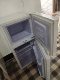 ثلاجه للبيع مستعمله قليل سعره 150 بيع مستعجل الاتصال على الرقم 0775410...
