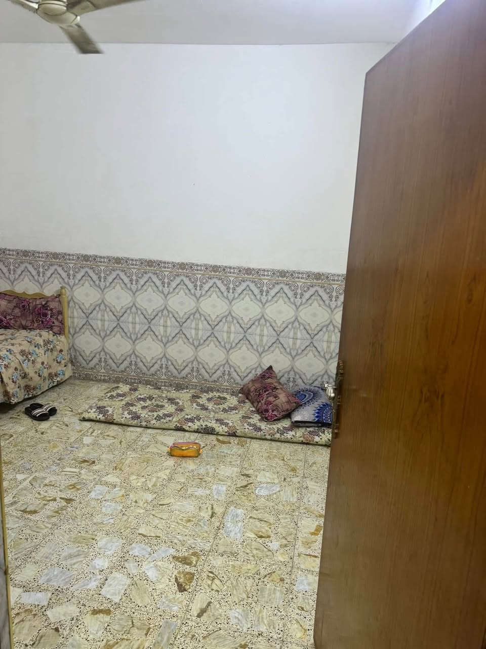 بيت للبيع في سبع نيسان ثلاث غرف وصاله بناء 2020.تواصل ***********
