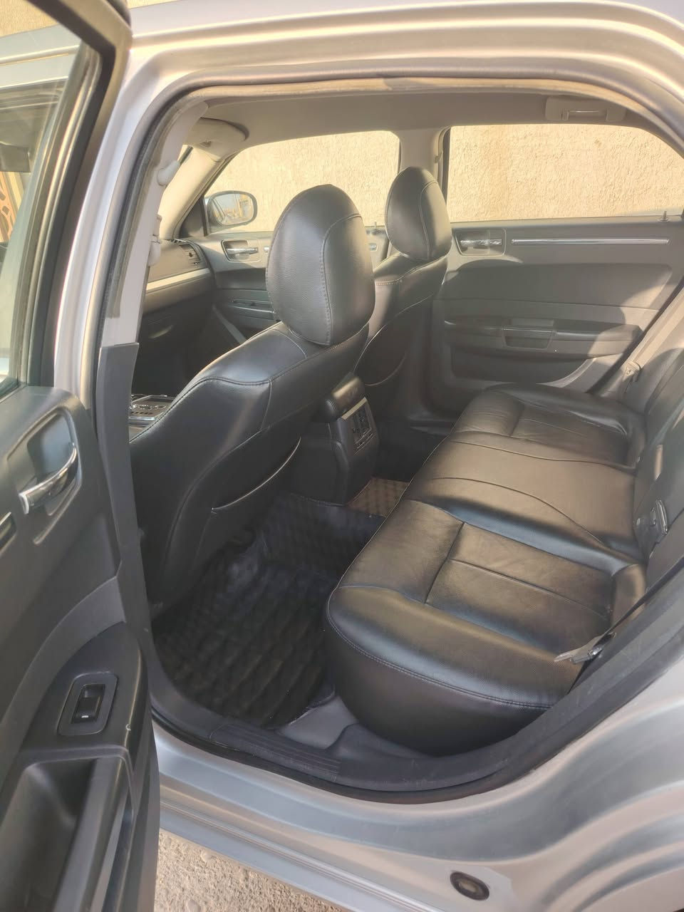 السلام عليكم شباب أوباما 2010 أصل كلين كفاله عامه لاا ضربه ولاا تبديل مكينه 3500 أصل أربع جوكات مكينه كير كفاله حداديه جديده أمامي وخلفي تخم تاير جديد اكسل جديد سياره استخدم شخصي مكان سياره ميسان العماره الاستفسار تصال عله رقم *********** تحياتي للجميع
