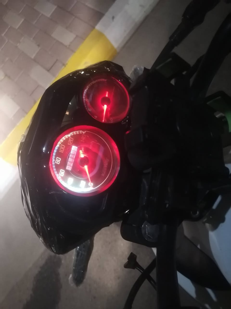 السلام عليكم شباب هاي دراجه موديل 23 ار كي ايطاليا سعر 850 مجفته تجفيف شركه اوراقها عنواني  بغداد بسمايه راح اخليه رقمي والشراي يتصل دراجه كامله وشغاله من كل شيء كله قسم ما بيها والتفاصيلها كله بالمنشور***********
